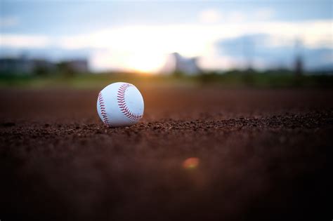 ●甲子園 16日 組み合わせと見どころ 第一試合：健大高崎（群馬）－秋田商（秋田 高崎健康福祉大高崎は２試合で23安打、好機を逃さない堅実さが光る。 機動力を生かせるか。 センバツ甲子園大会の組み合わせ決定。最後まで無事な運営を ...