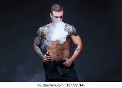 Vaper Man Muscular Naked Torso Tattoos Foto De Stock Shutterstock