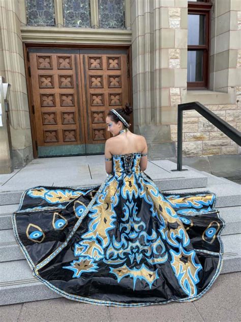 High Schoolers Create Prom Dresses Out Of Duct Tape For A Scholarship