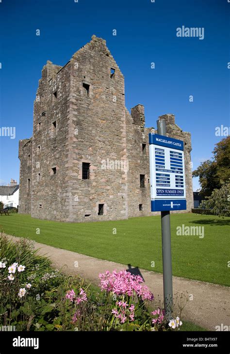 Mcclellan Castle In Kirkcudbright Scotland Stock Photo Alamy