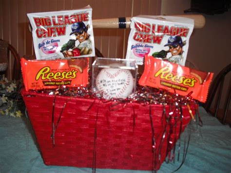 Here are some amazing baseball coach gift ideas through which you can not only convey that but also help make their professional and personal lives better. 1000+ images about athlete senior night ideas on Pinterest ...