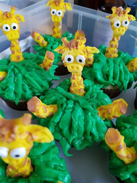 Giraffe Cupcakes Giraffe Cupcakes Cake Creations Food Projects