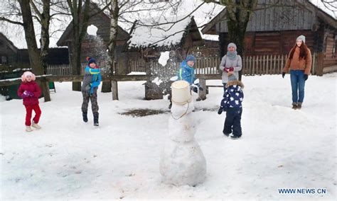 People Enjoy Snow At Outskirts Of Minsk Belarus Global Times