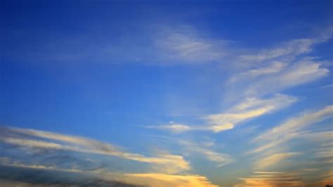 Twilight On Clouds Blue Sky วิดีโอสต็อก ปลอดค่าลิขสิทธิ์ 100 7090000