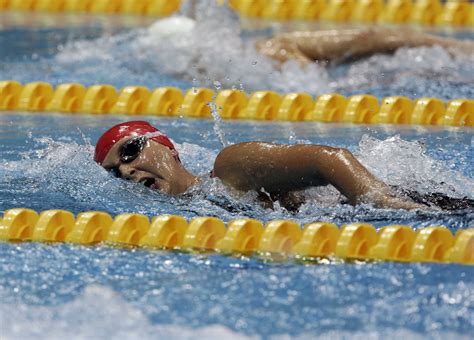 02092012 Teenager Jessica Jane Applegate Swims To Gold In The 200m Freestyle S14