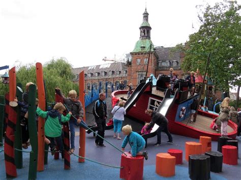 Tivoli Park In Kopenhagen Stadspark Compleet Met Pretpark