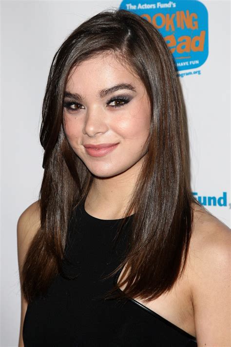 Hailee Steinfeld The Actors Fund 2014 The Looking Ahead Awards