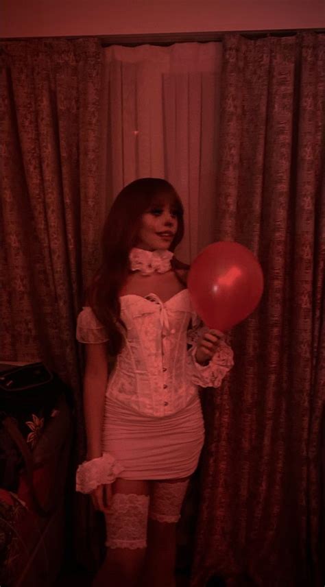 Pennywise Halloween Outfit 🤭🎈🤡 In 2023 Pretty Halloween Costumes Halloween Outfits Halloween