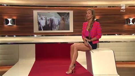 Den ganzen look jetzt in unserem shop nachkaufen! Annemarie Carpendale - Red! am 24.04.2014 HD - YouTube