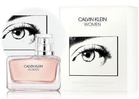 Effluvi potenti, nascosti in flaconi di design da collezionare. Profumi femminili 2018 2019. Prezzi e novità autunno ...