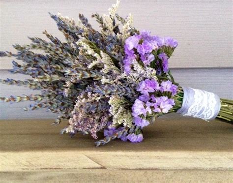 Find a wide range of wedding flowers and florists, ideas and pictures of the perfect wedding flowers at easy weddings. Simple Dried Flower Bridal Bouquet With Dried Lavender ...