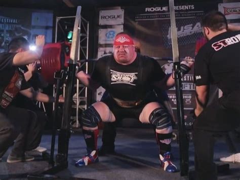 Powerlifter Sets World Record With 1102 Pound Squat