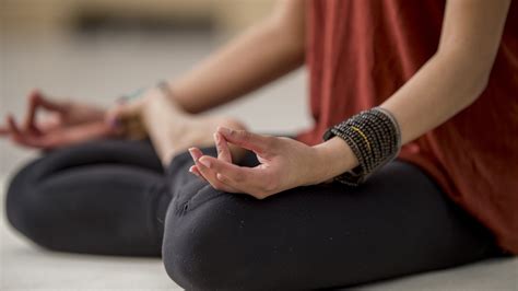 How Meditation Reduces Stress Plus 6 Tips For Absolute Beginners
