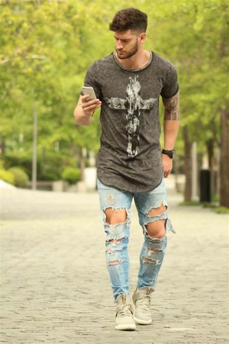 Maybe you would like to learn more about one of these? 20 Stylish Ripped Jeans Spring Outfits For Men - Styleoholic