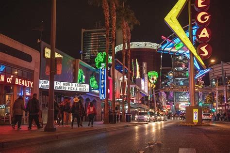 Lekker eten, leuke restaurantjes en eettentjes bezocht en hi helen, i'm delighted to hear that you had a lot of fun on your food tour on the las vegas strip with nicky and enjoyed her expertise. Las Vegas Small Group Food of The Strip & Fremont St. Tour ...