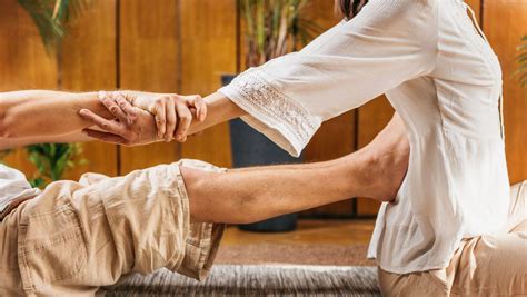 10 beneficios del masaje tailandés técnica milenaria para relajar cuerpo y mente ergonoteca