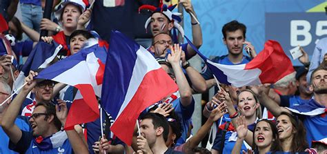 A wide variety of viewing options are available to fans as broadcast packages include both live and delayed matches as well as comprehensive highlights and digital coverage. UEFA Euro 2020 : tarifs et offres commerciales - M6 Publicité