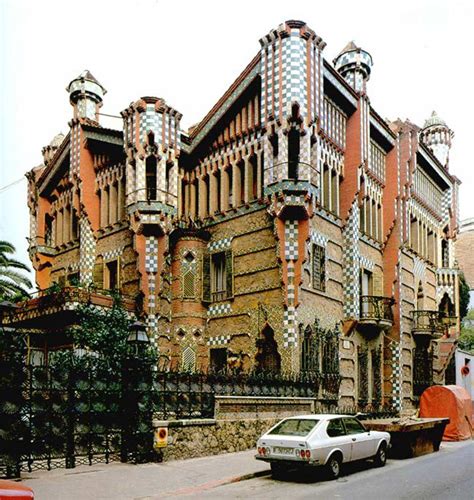 Maybe you would like to learn more about one of these? Барселона архитектора Гауди
