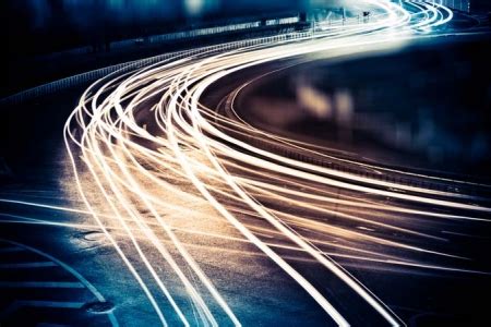On lui doit notamment l'invention du gyroscope et ses travaux sur la vitesse de la lumière. Trading Haute-Fréquence : A la recherche de la vitesse de ...