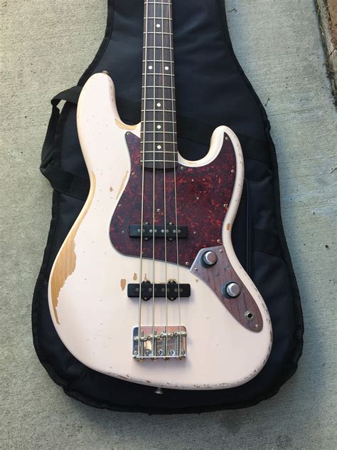 Sold 2016 Flea Bass Fender Signature Roadworn Jazz In Shell Pink
