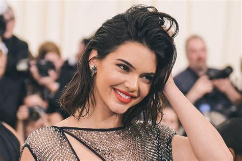 2560x1600 Kendall Jenner Cute Smile 2560x1600 Resolution Hd 4k