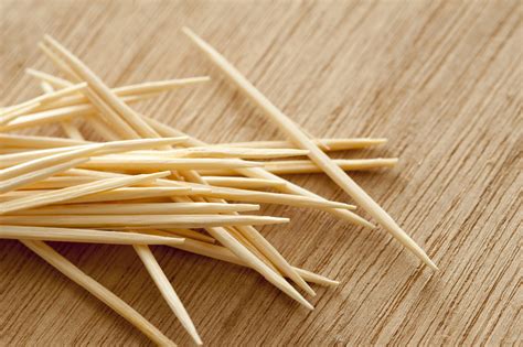 Pile of clean wooden cocktail sticks - Free Stock Image