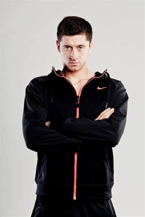 Hier bekommst du es günstig. Pin em Robert Lewandowski