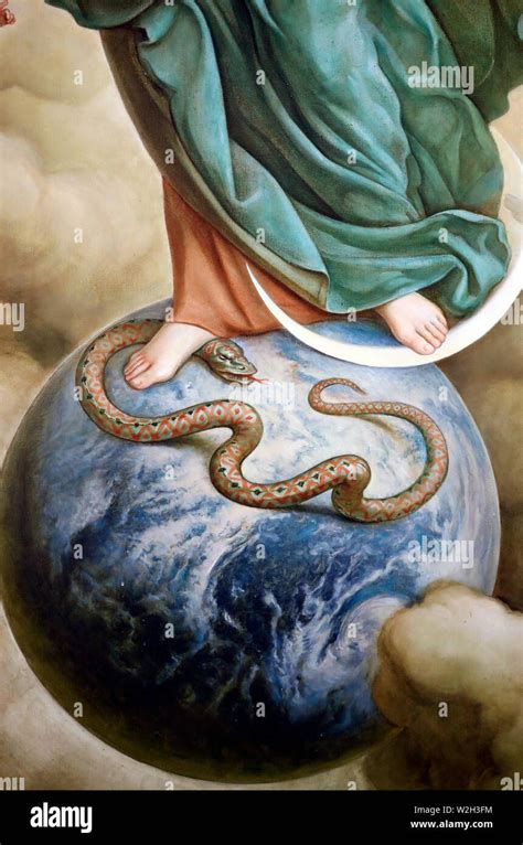 Descargar Esta Imagen La Virgen María Pisando La Serpiente Detalle