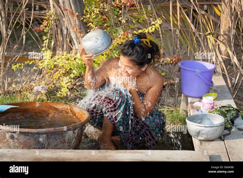 Lady Washing Hi Res Stock Photography And Images Alamy