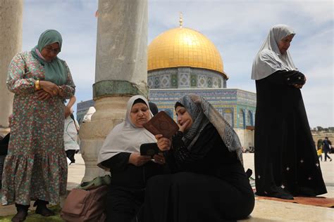 Al Aqsa Mosque From Prayer To Violence Photos From Islam S Holy Site