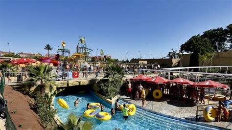O pacote de férias inclui alojamento e bilhetes no parque temático isla mágica. Isla Mágica negocia con la Junta de Andalucía la rebaja ...