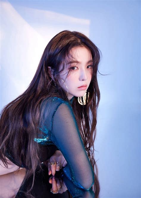 The editor, also a stylist who is known to have worked in the entertainment industry for 15 years, posted a picture and text on wednesday. Irene Red Velvet Wallpapers - Wallpaper Cave