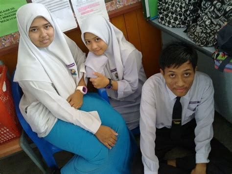 Kalian tentu pernah diminta guru sekolah dasar untuk menggambar pemandangan. the cekodoks: zaman sekolah dari budak yang dah tak sekolah