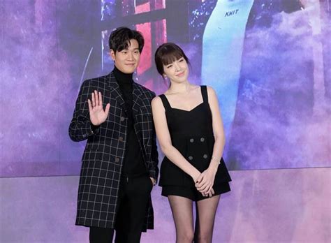 如果雨之後 淚還不停流 ruguo yu zhihou lei hai bu ting liu. 成為林俊傑師弟有譜？!周興哲這麼說 - 中時電子報