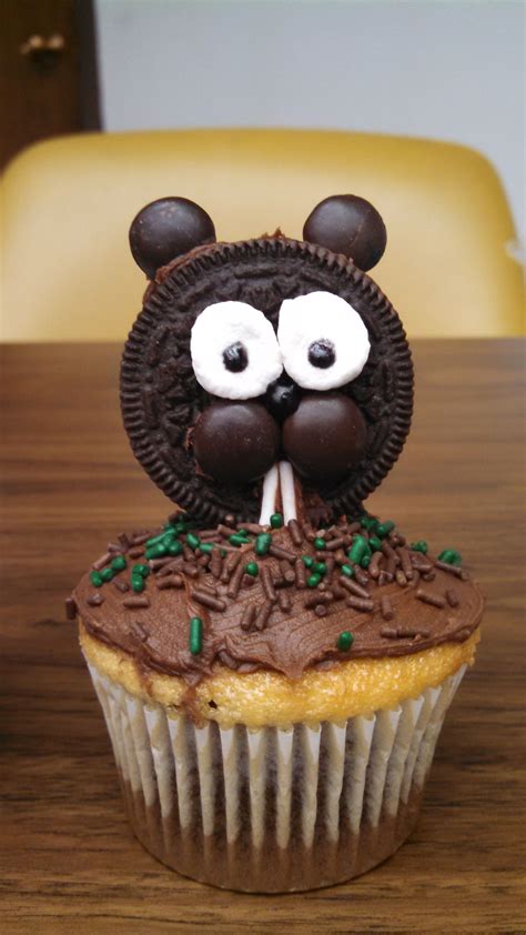 Share your handiwork, and let us know how you've made your rig better. Groundhog Day Cupcake | Cupcakes, Desserts, Food