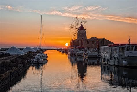 Correcting any of these complications might require additional surgery, either to remove or replace the implants. Le saline della laguna (Marsala) | JuzaPhoto