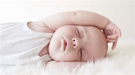 10 Ways To Help Your Baby Sleep On A Hot Summer Night