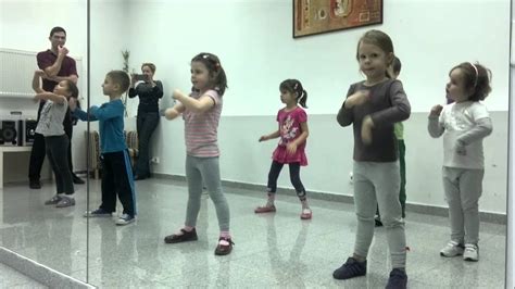 Dansuri Pentru Copii 4 6 Ani Dancetimero Dansuri Copii In