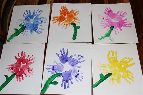 Welcome to ideas for preschoolers, your best resource for preschool ideas on the web! Spring Preschool Craft. Hand print Flowers | Preschool ...