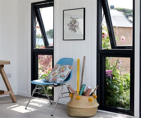 Choices aluminium windows are available in many different styles, from traditional casements to horizontal sliding windows, ideal for residential properties. Aluminium Casement Windows | Everest