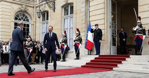 Castex dans paris match : Passation de pouvoir à Matignon entre Edouard Philippe et ...