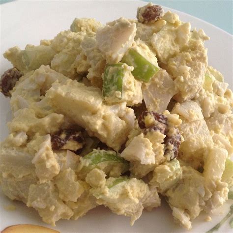 Raisin potato salad is an internet slang term to describe unnecessary actions taken by white people, usually adding their spin on examples of black popular culture. Yummy & crunchy Potatoes Egg Salad with Apples & Raisins #homeprepared #salad | Food, Potato ...