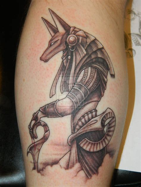Anubis | Brazos tatuados, Tatuaje l, Diseños para tatuajes