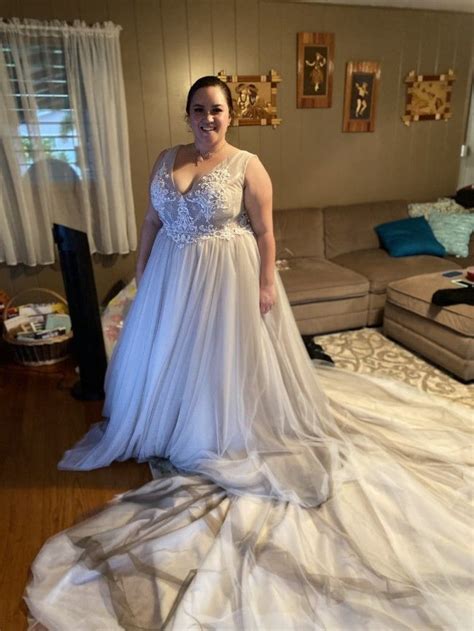 custom plus size bridal gowns for fuller figured brides new wedding dresses ball gowns