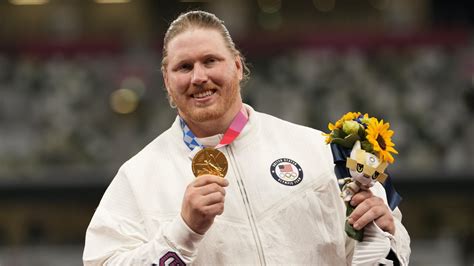 Us Shot Putter Crouser Wins Gold Breaks Own Olympic Record