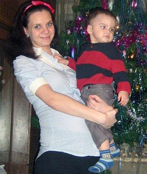 Mom Beheaded In Front Of Son As Elevator Door Suddenly Shut Shanghai