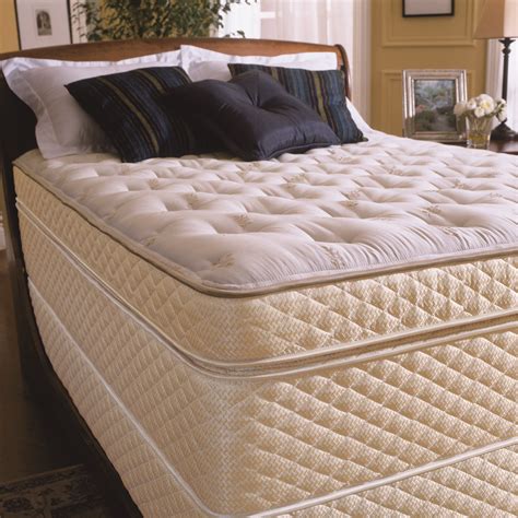 Aug 3, 2019 this will help reduce the need to fluff the mattress, which can cause stress to the fabric. Should You Flip Your Pillow Top Mattress Set | BedMart