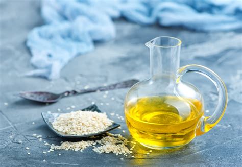 Applesauce keeps food moist without compromising flavor. 10 Best Substitutes For Vegetable Oil - Some May Surprise You