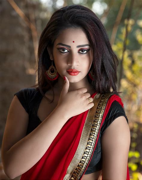 Dazzling Indian Models In Saree Best Photo Gallery Online