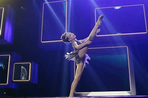 Maddie Ziegler Performing Chandelier At The 2015 Astra Awards Dance